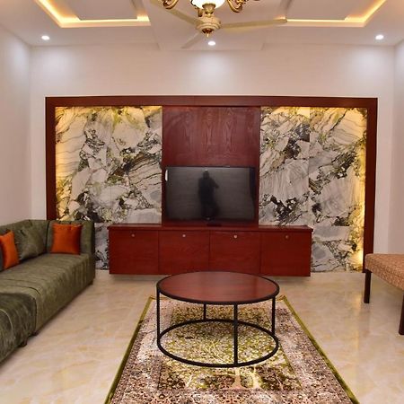 canadianinn Islamabad Bagian luar foto