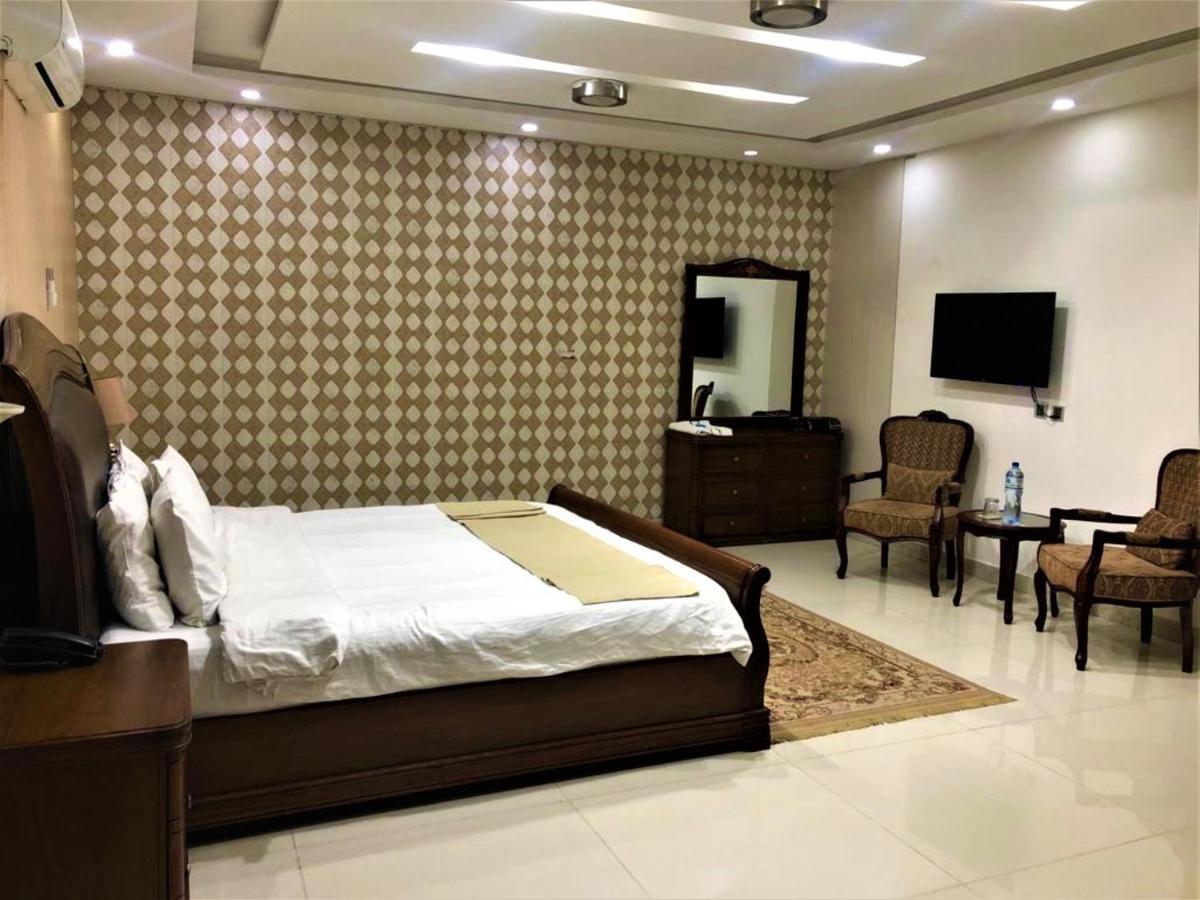 canadianinn Islamabad Bagian luar foto