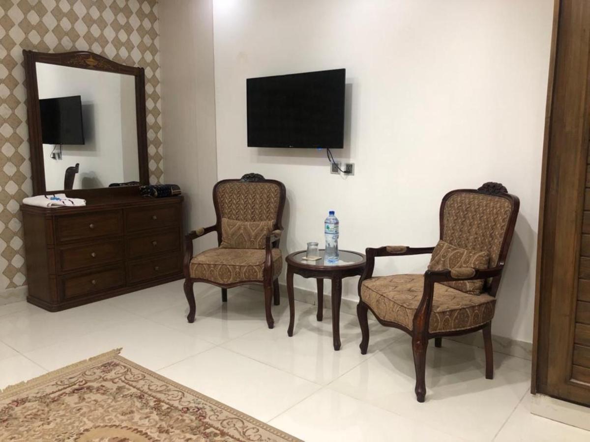 canadianinn Islamabad Bagian luar foto