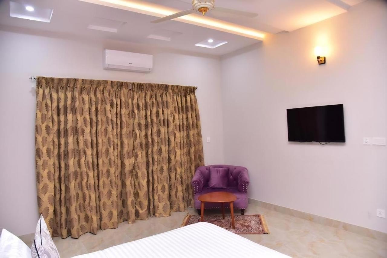 canadianinn Islamabad Bagian luar foto
