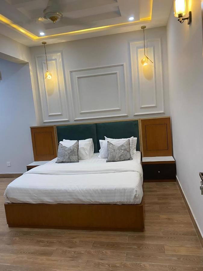canadianinn Islamabad Bagian luar foto