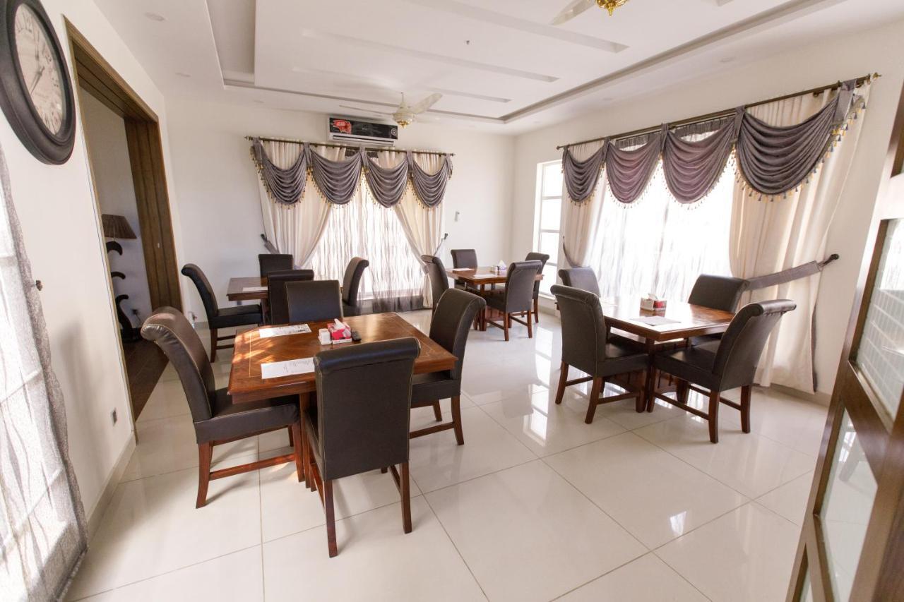 canadianinn Islamabad Bagian luar foto