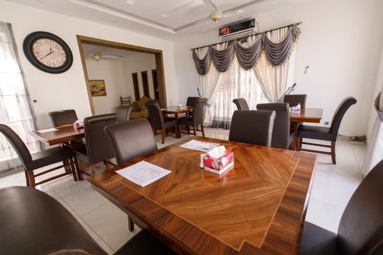 canadianinn Islamabad Bagian luar foto
